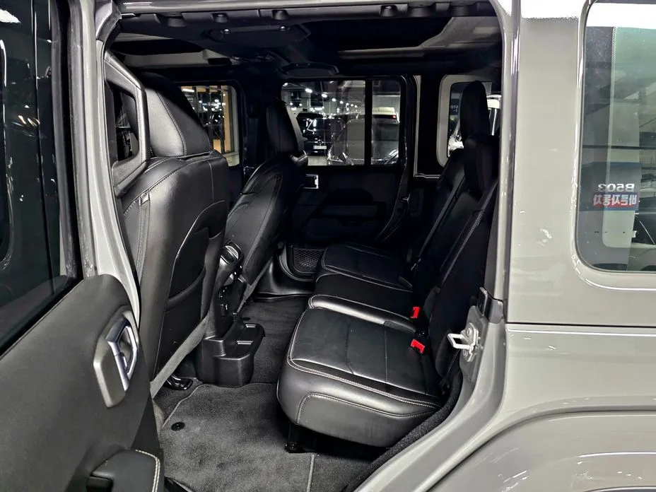 Jeep Wrangler — фото 3