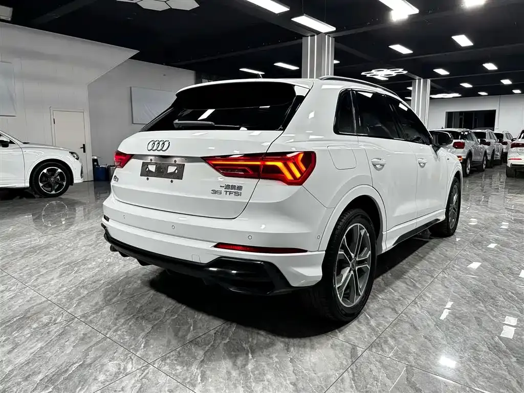 Audi Q3 — фото 4