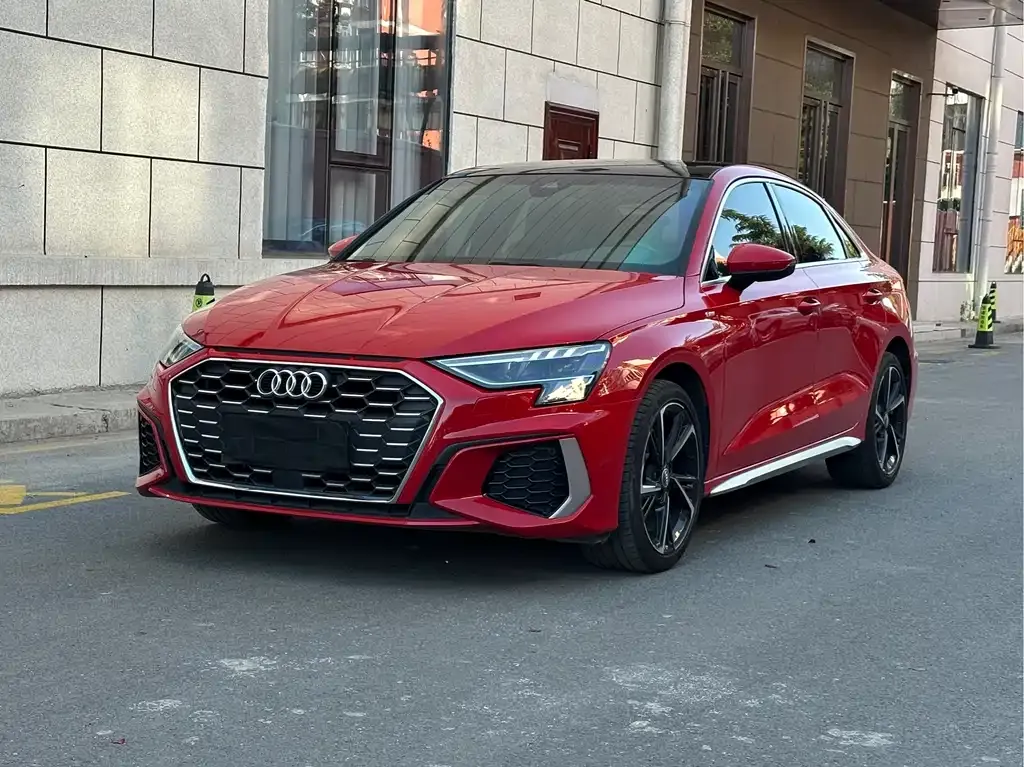 Audi A3 — фото 1