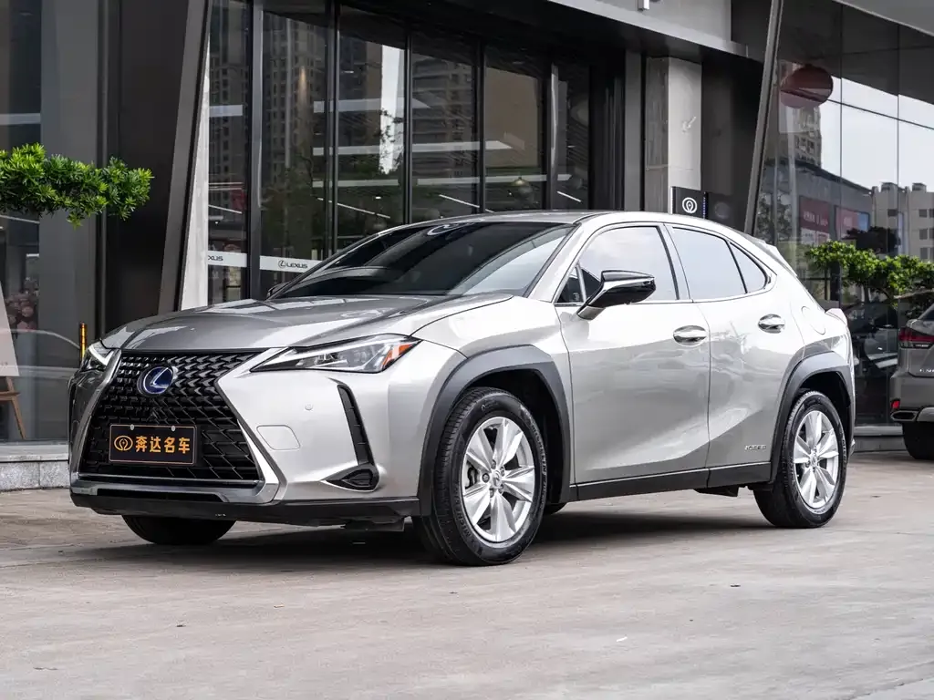 Lexus UX — фото 1