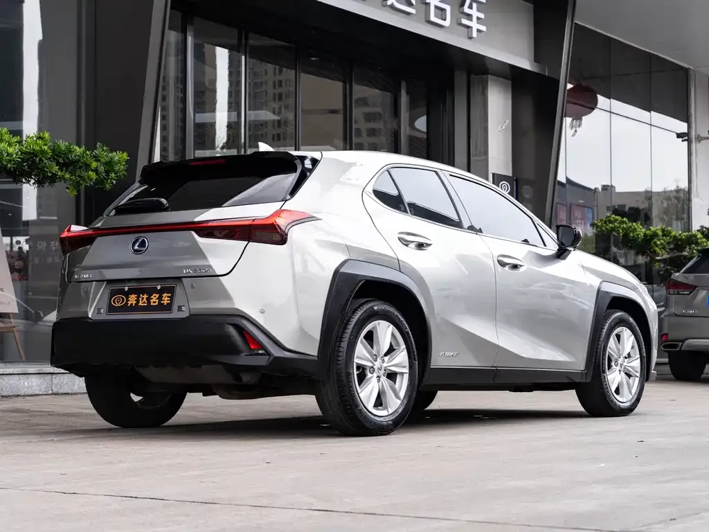 Lexus UX — фото 8