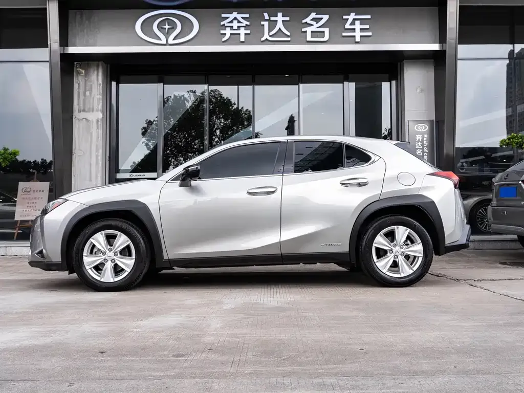 Lexus UX — фото 3