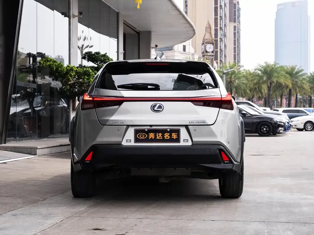 Lexus UX — фото 9