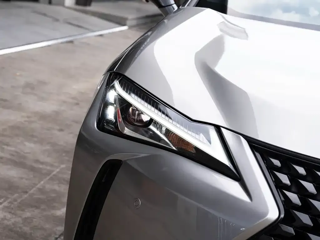 Lexus UX — фото 2