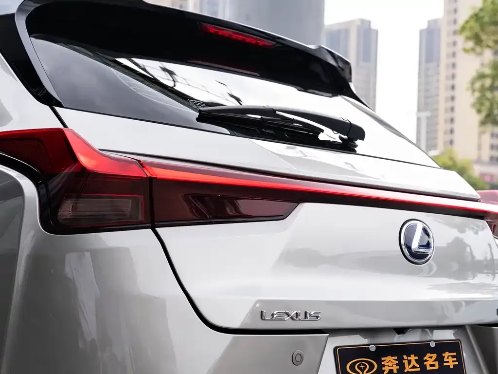 Lexus UX — фото 6