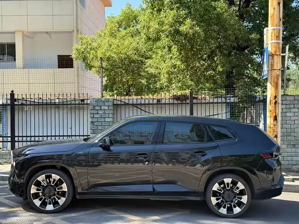 BMW XM — фото 5
