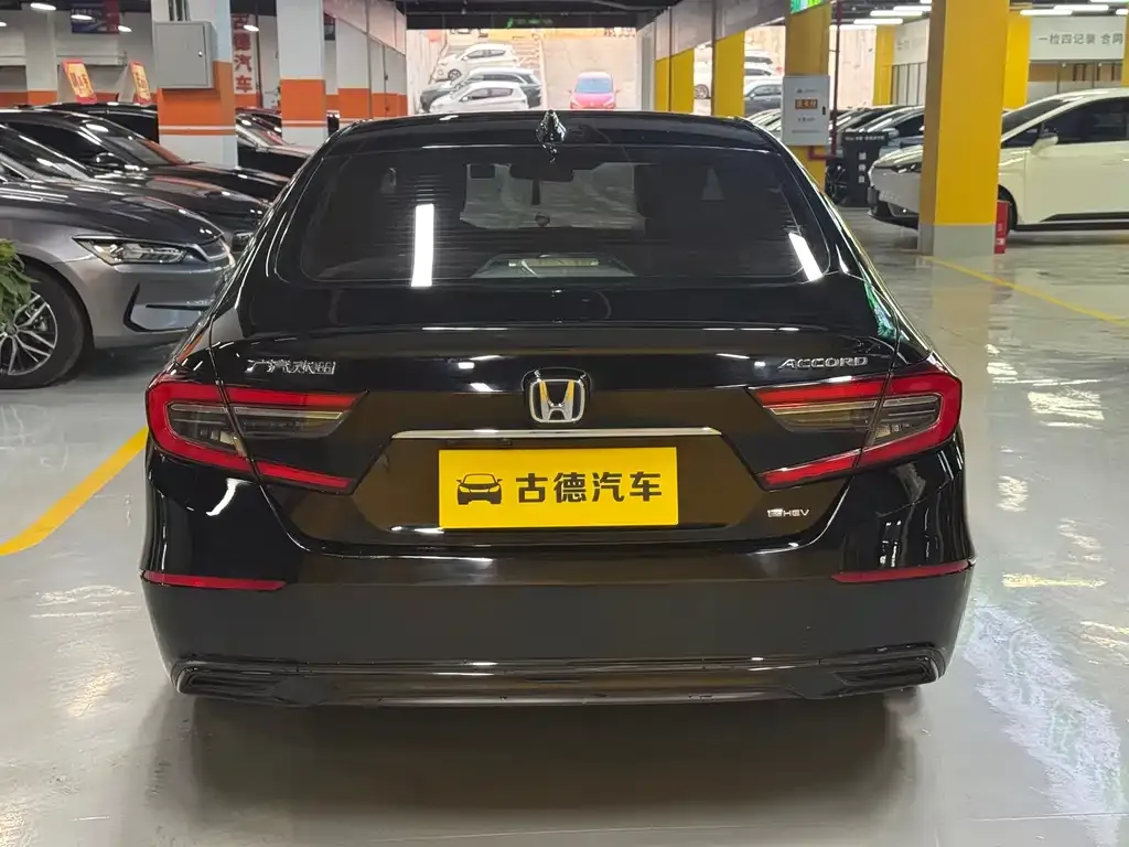 Honda Accord — фото 3