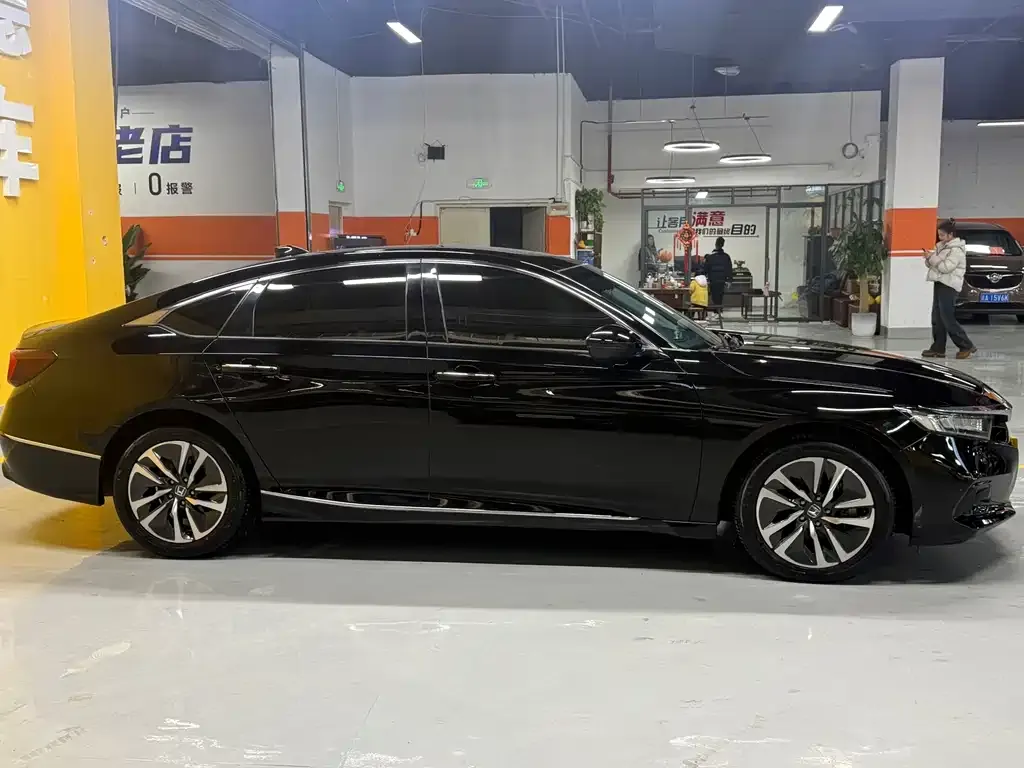 Honda Accord — фото 6