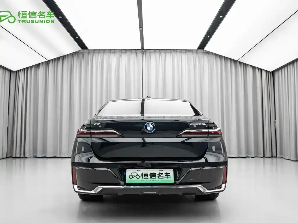 BMW i7 — фото 6