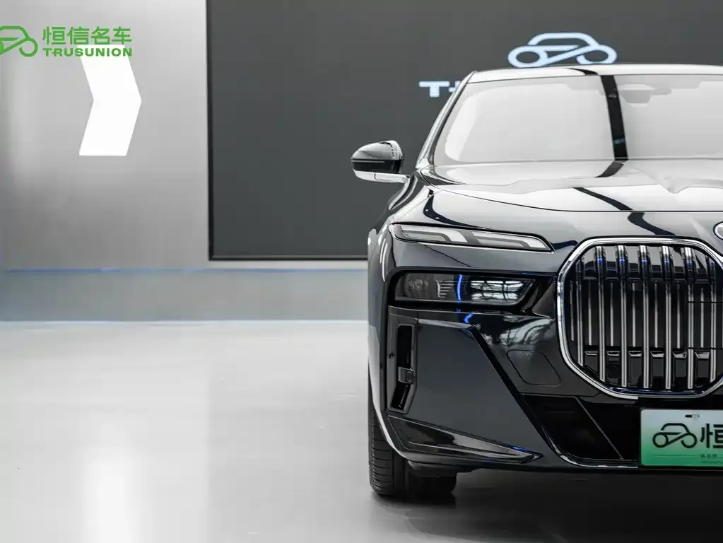 BMW i7 — фото 4