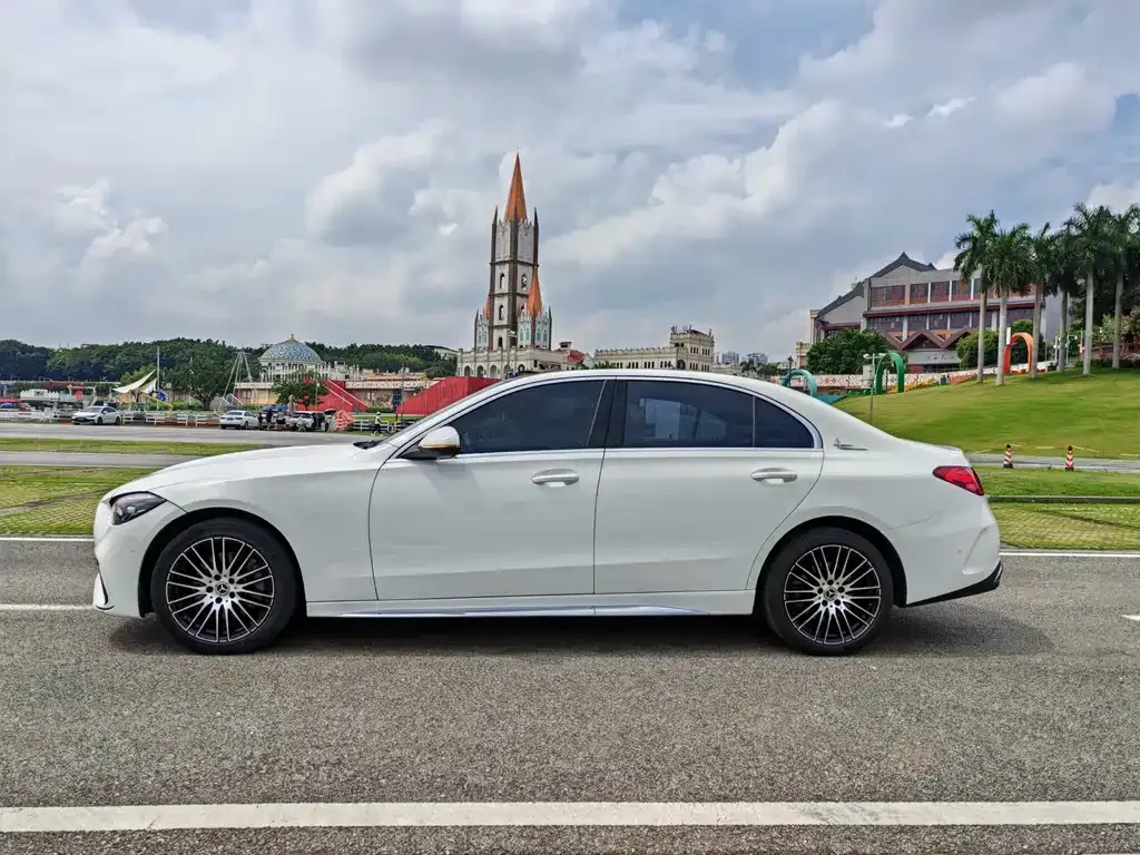 Mercedes-Benz C-Class — фото 10