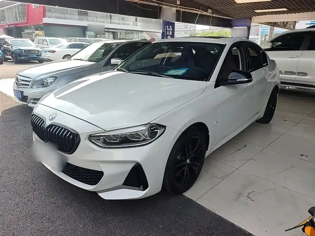 BMW 1 Series — фото 1