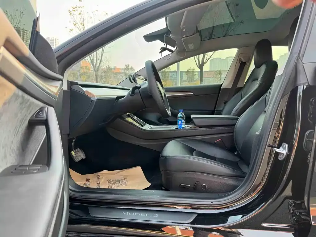 Tesla Model 3 — фото 6