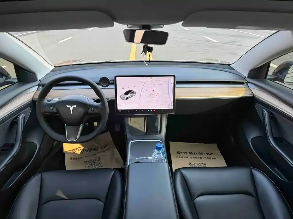 Tesla Model 3 — фото 4