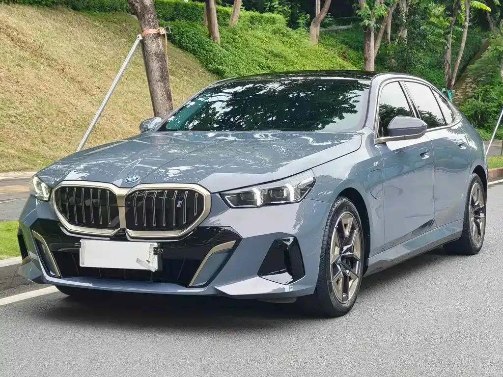 BMW i5 — фото 1