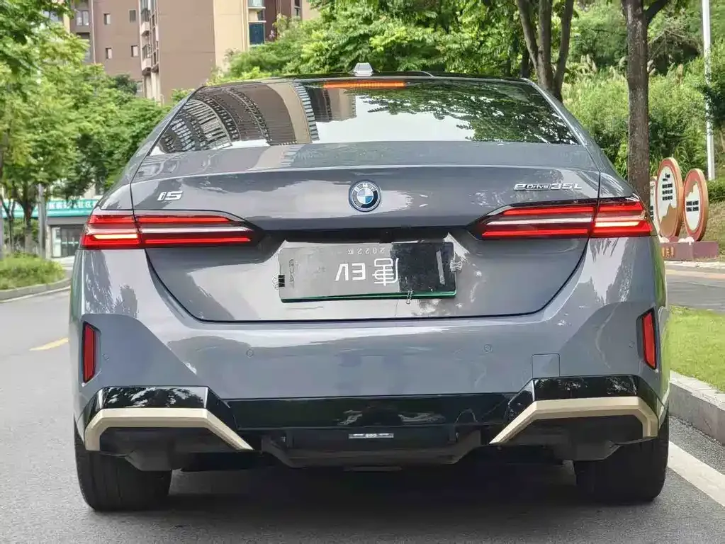 BMW i5 — фото 3