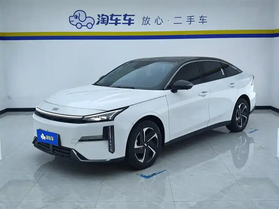 Geely Galaxy L6 — фото 1