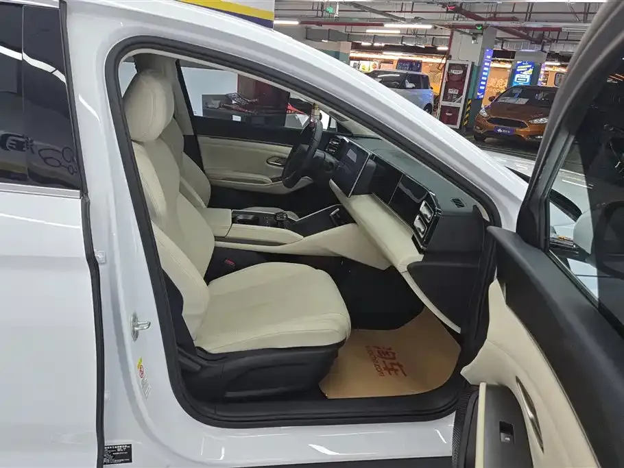 BYD Qin L — фото 8