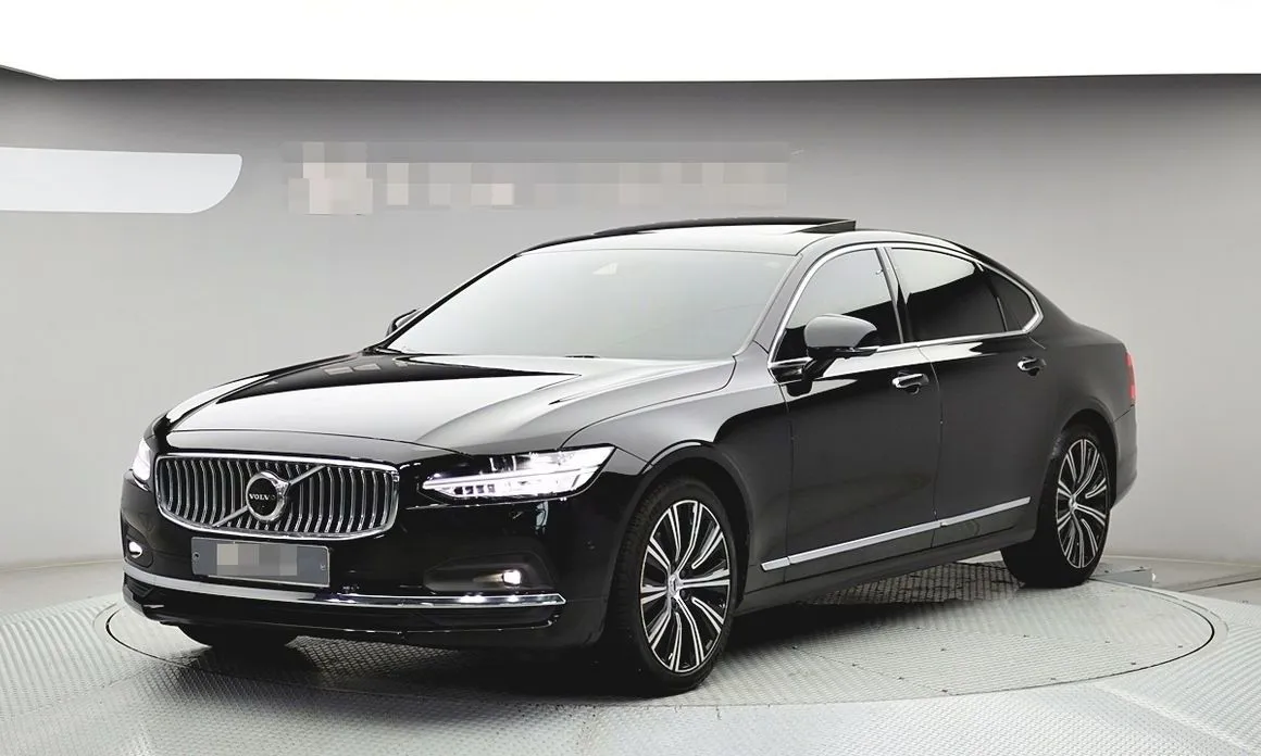 Volvo S90 — фото 1