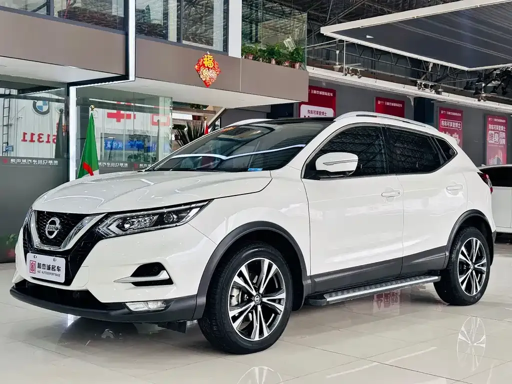 Nissan Qashqai — фото 1