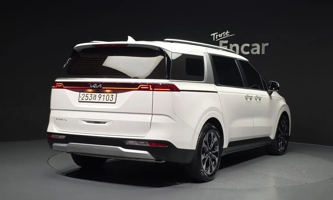 Kia Carnival — фото 4