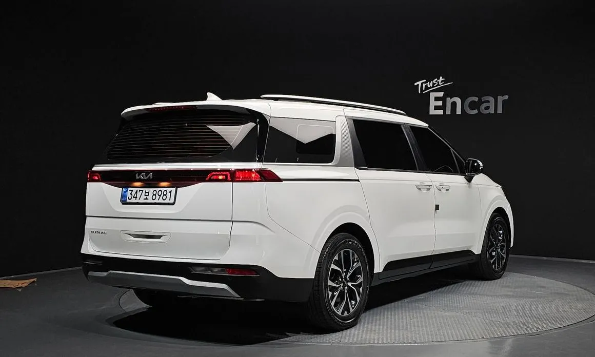Kia Carnival — фото 5