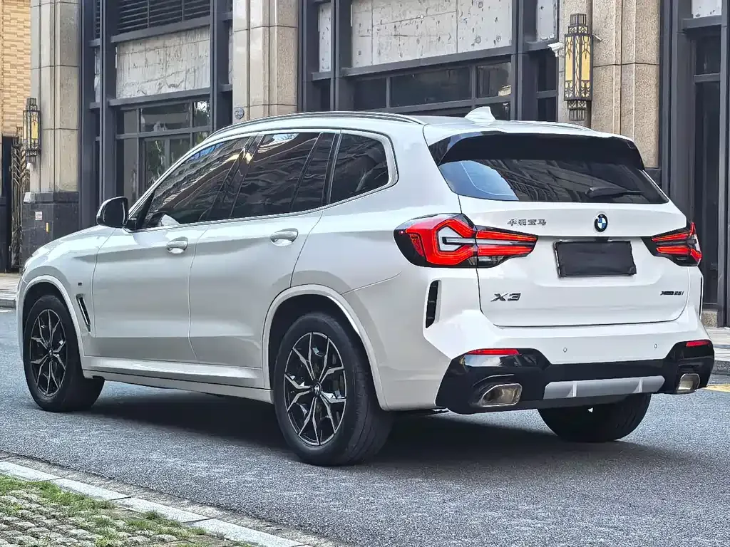 BMW X3 — фото 9