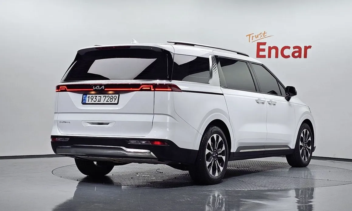 Kia Carnival — фото 10