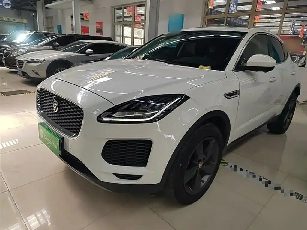 Jaguar E-PACE — фото 1