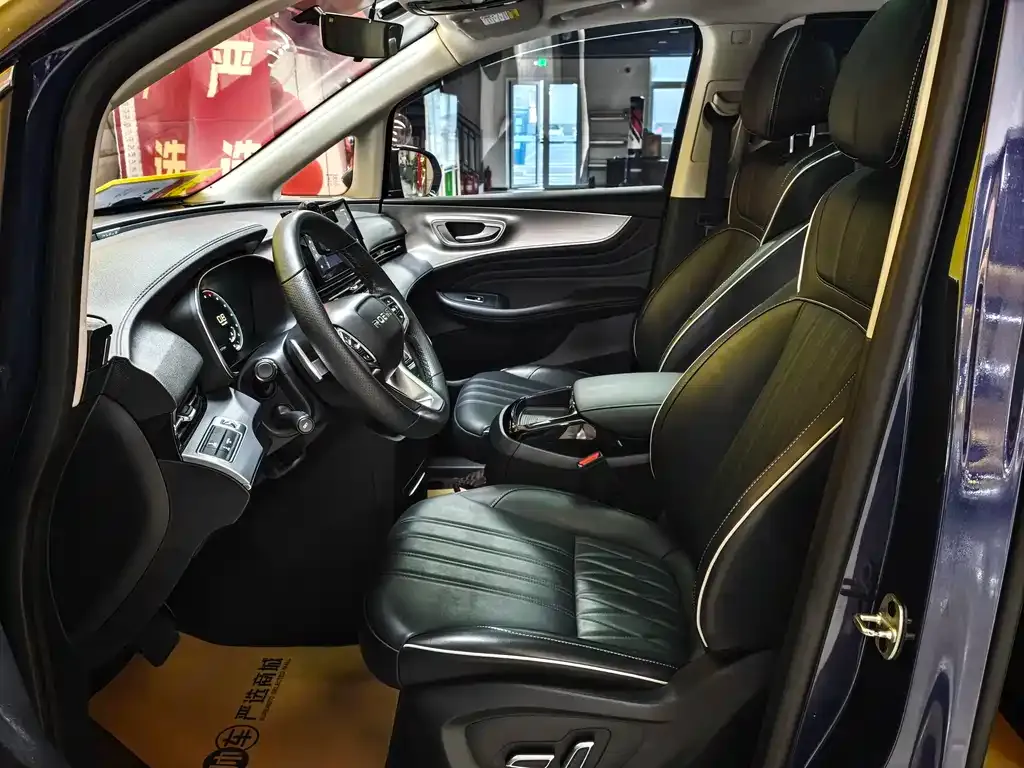 Roewe iMAX8 — фото 4