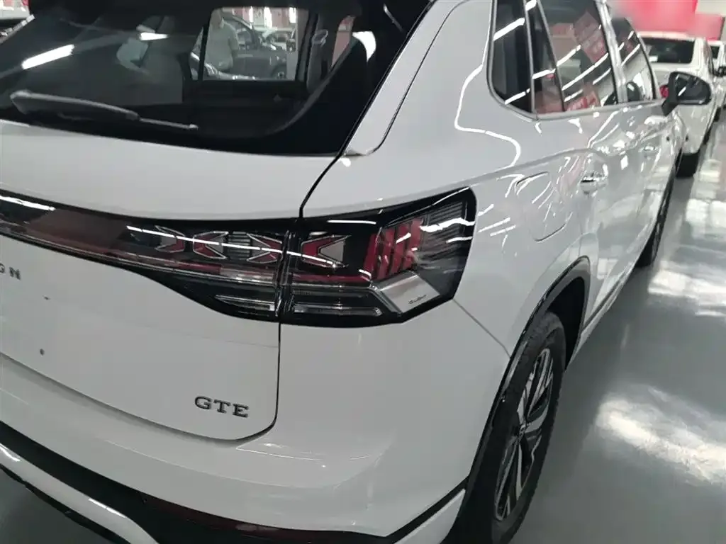 Volkswagen Tayron GTE — фото 10