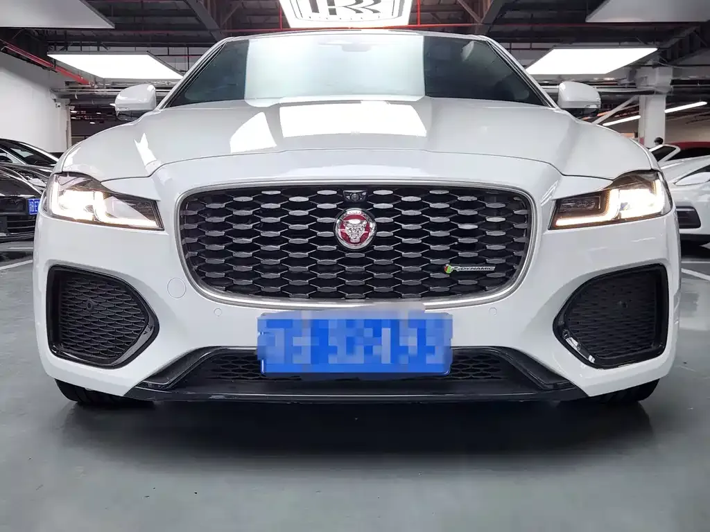 Jaguar XFL — фото 1
