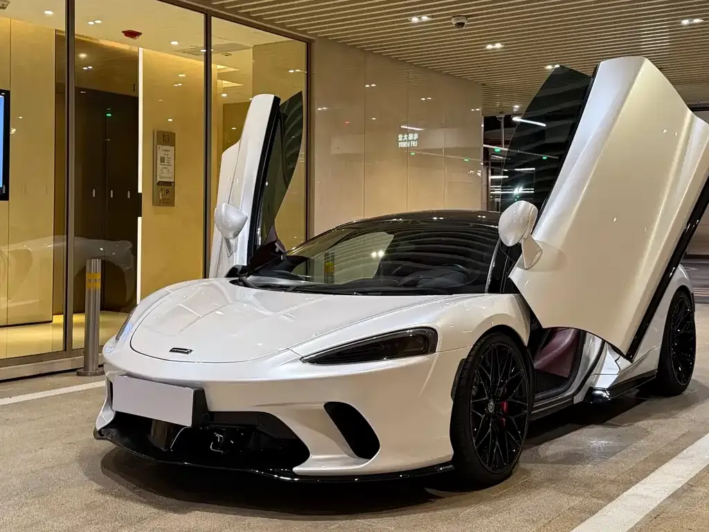 McLaren GT — фото 1