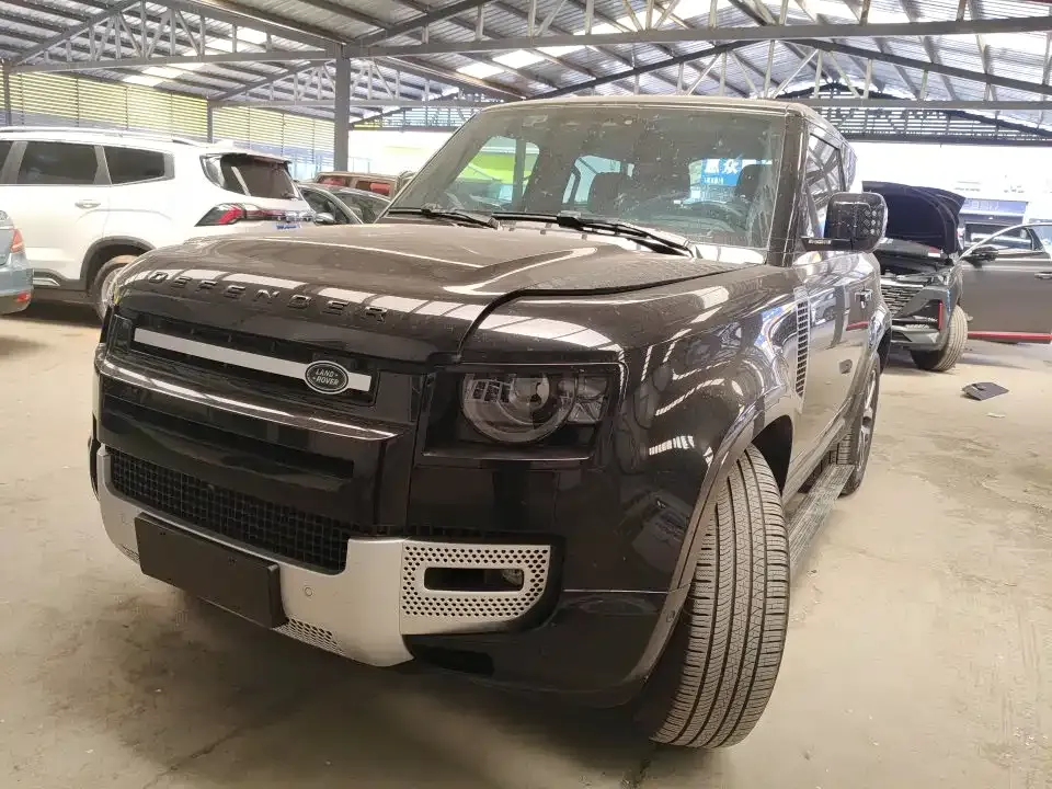 Land Rover Defender — фото 1