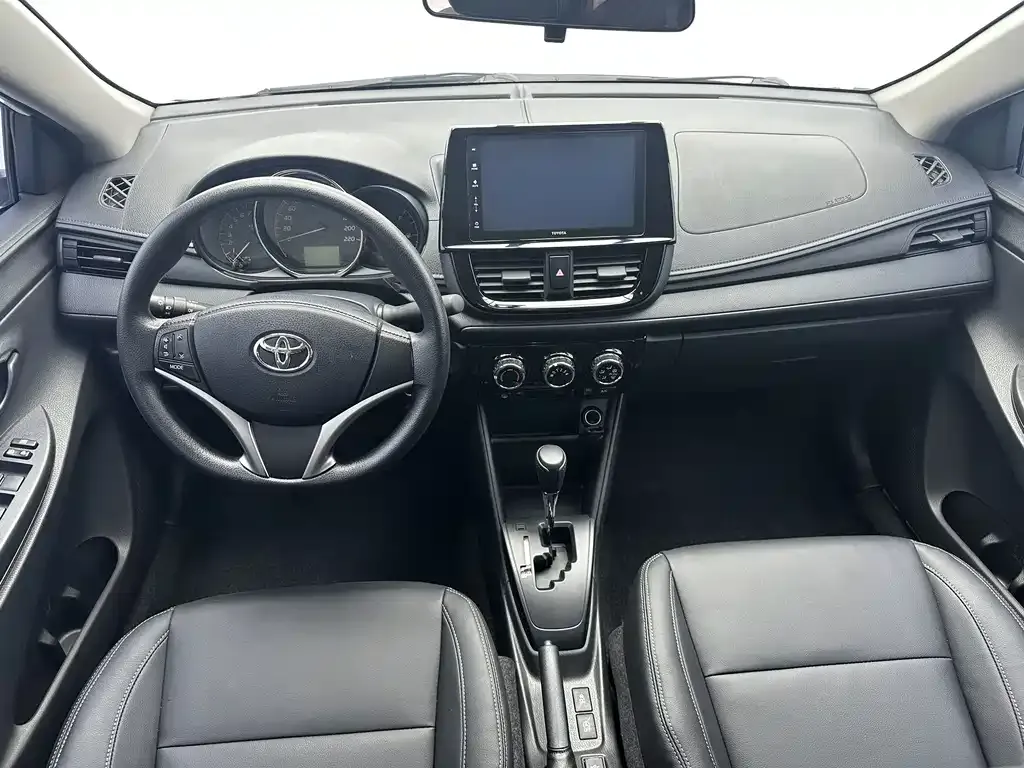 Toyota Vios — фото 5