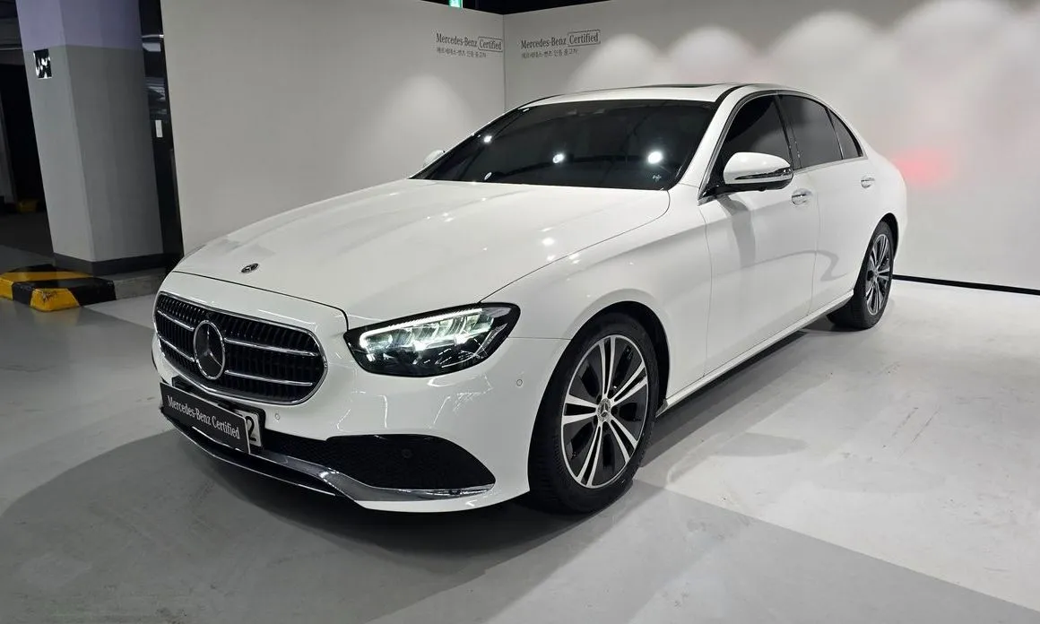 Mercedes-Benz E-Class — фото 1