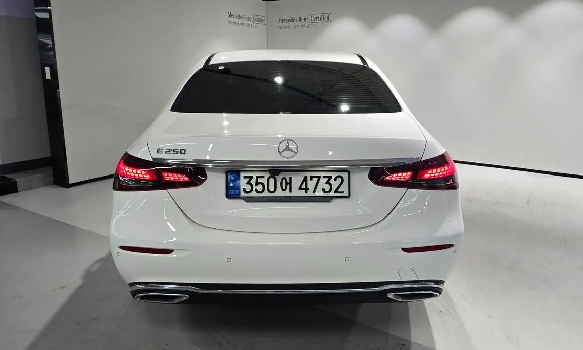 Mercedes-Benz E-Class — фото 2