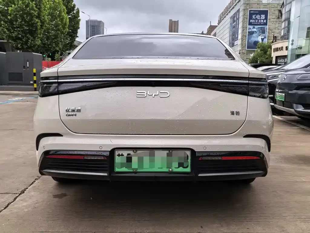 BYD Seal — фото 8