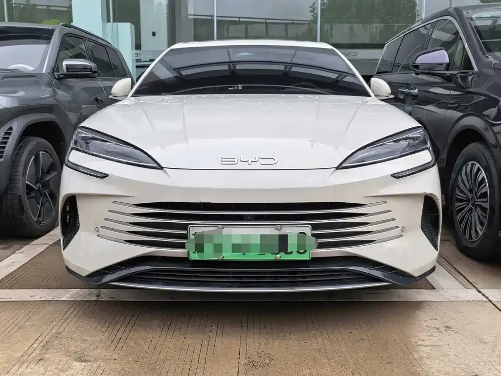 BYD Seal — фото 6