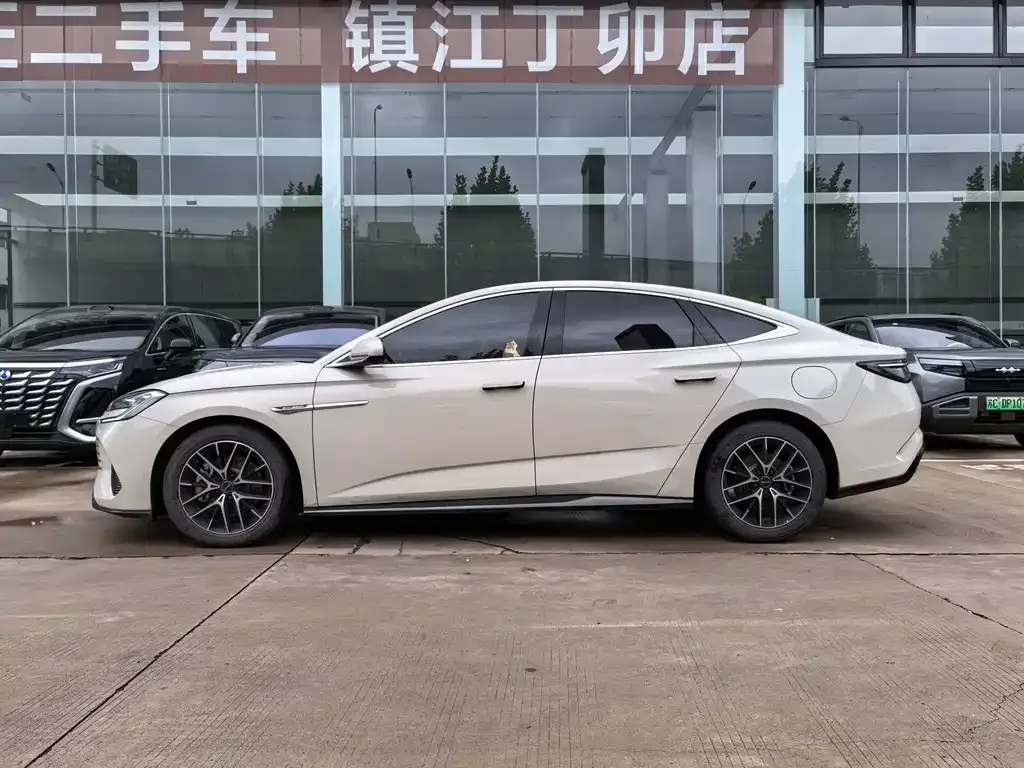 BYD Seal — фото 9