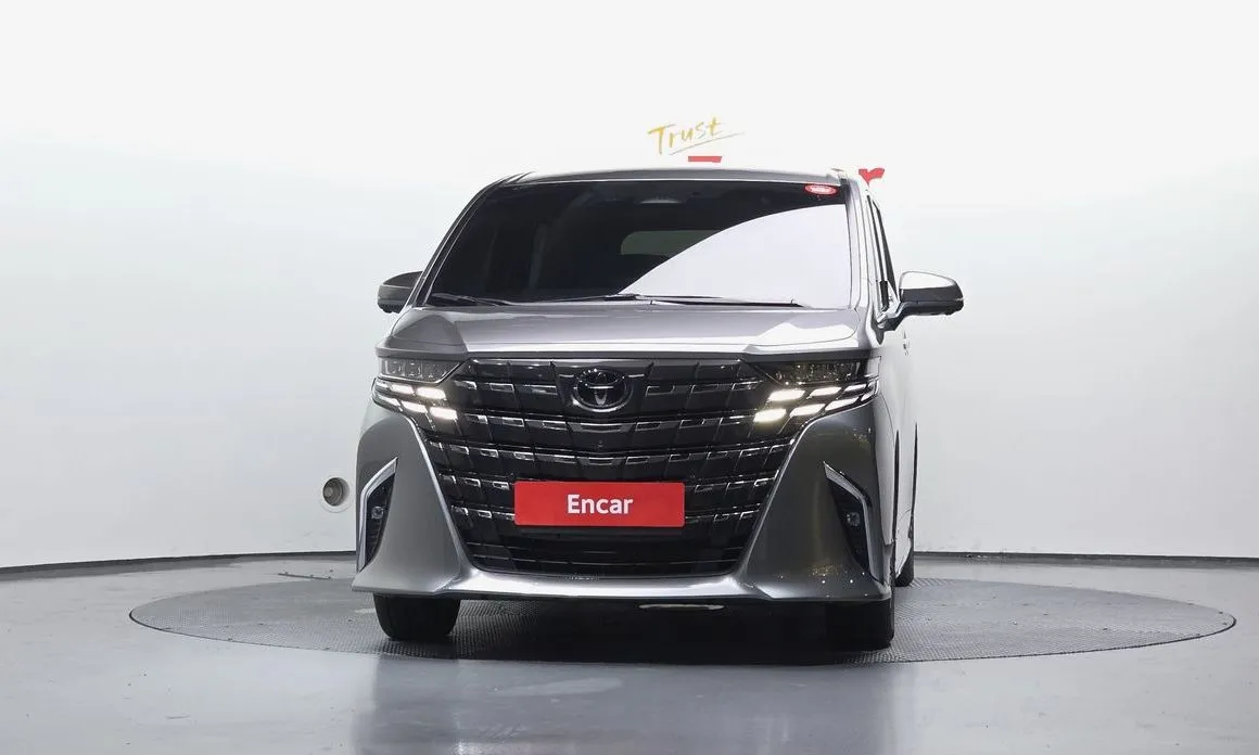 Toyota Alphard — фото 3
