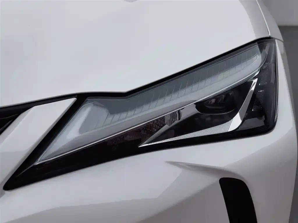 Lexus UX — фото 4