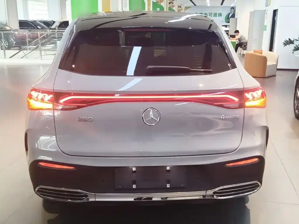 Mercedes-Benz EQE SUV — фото 8