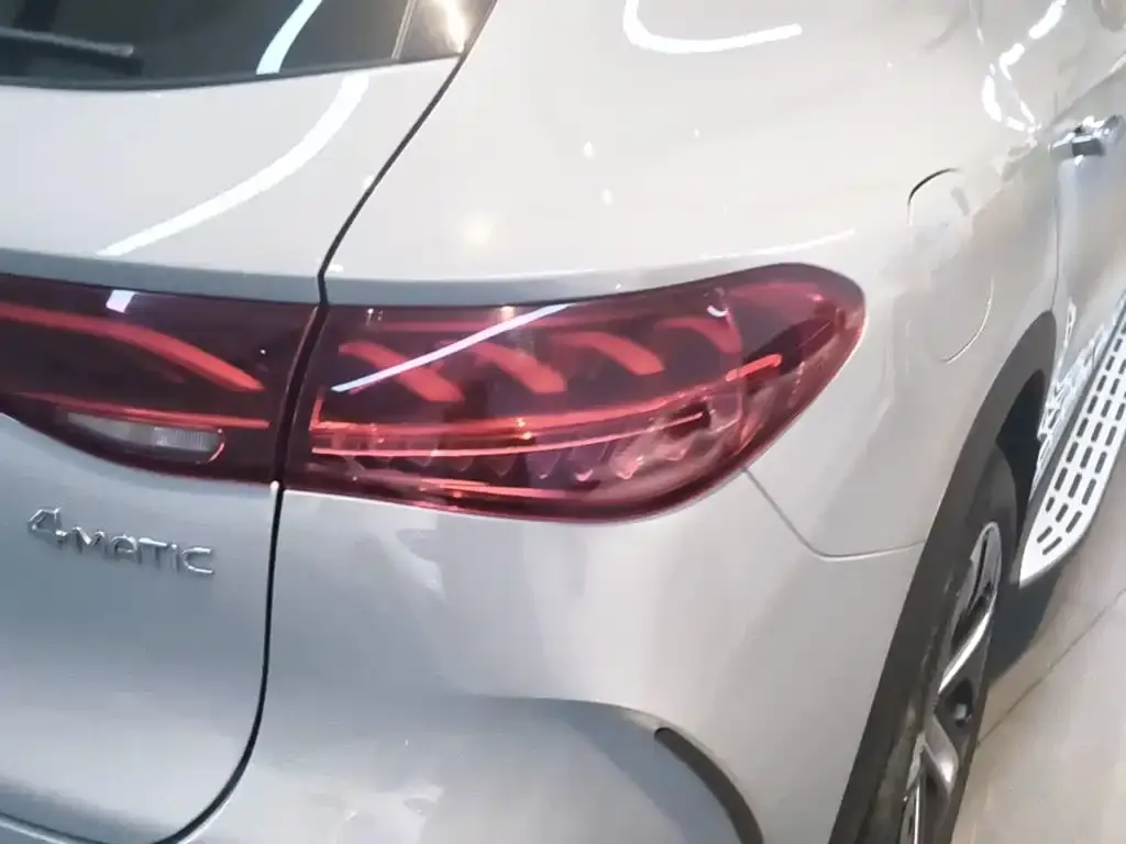 Mercedes-Benz EQE SUV — фото 10