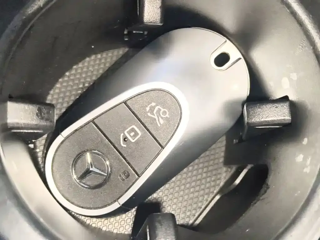 Mercedes-Benz EQE SUV — фото 4