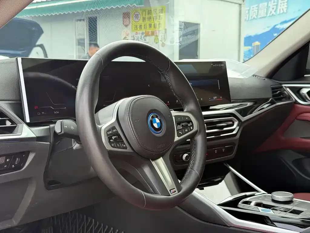 BMW i4 — фото 3