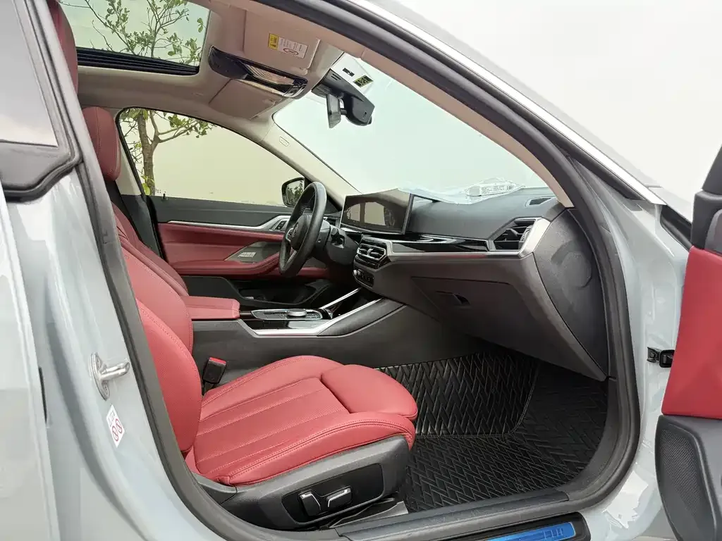 BMW i4 — фото 10