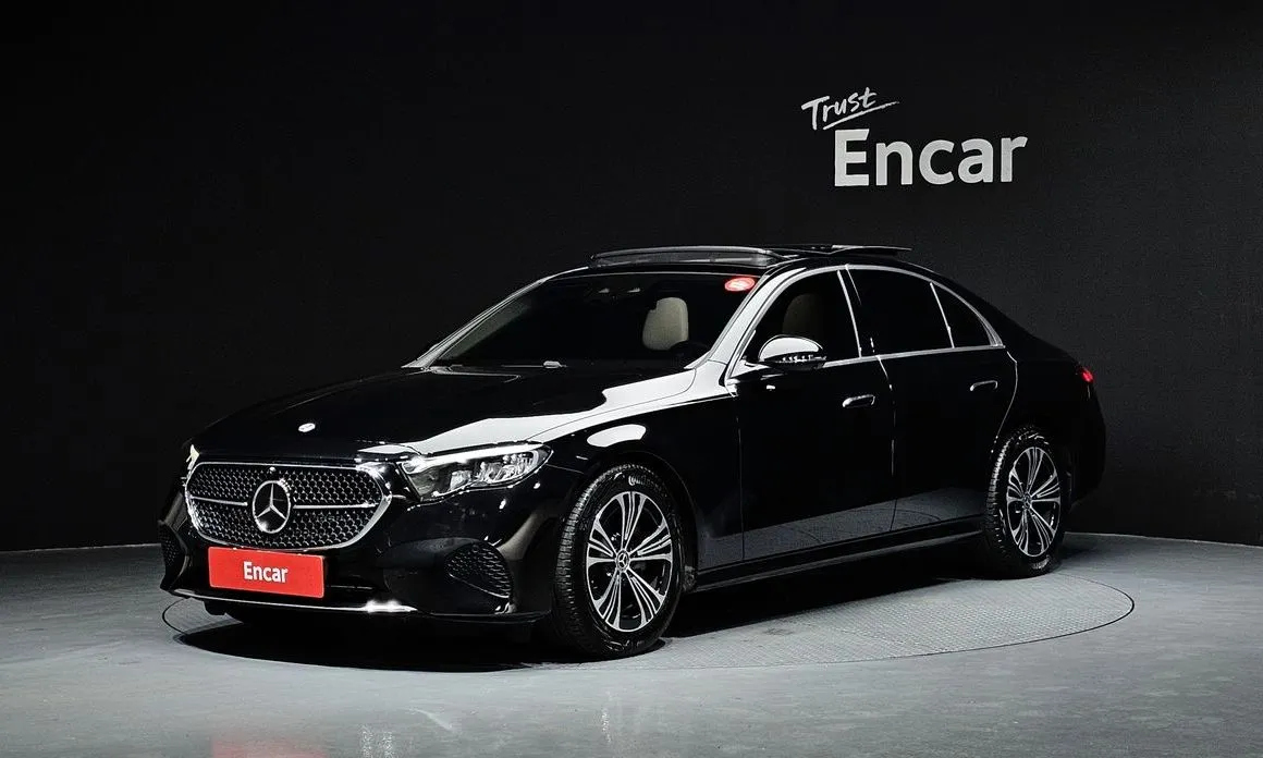 Mercedes-Benz E-Class — фото 1