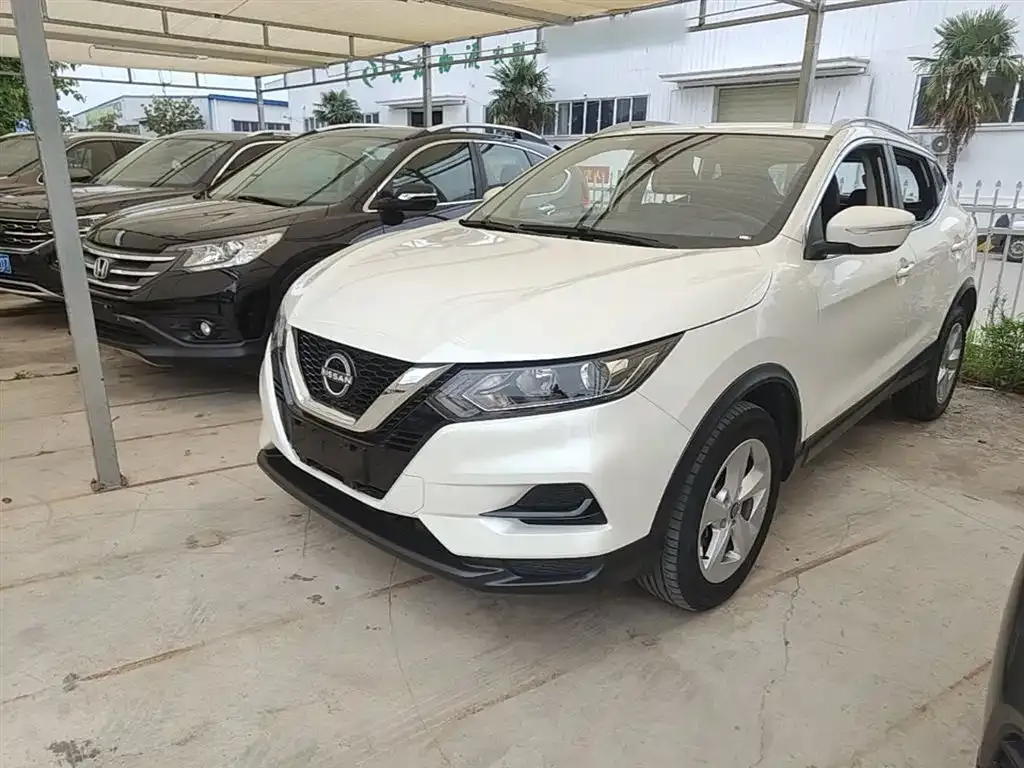 Nissan Qashqai — фото 1