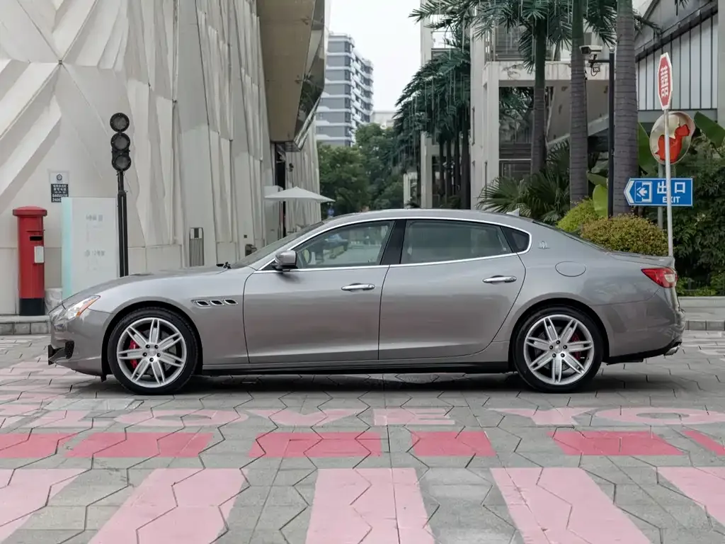 Maserati Quattroporte — фото 9